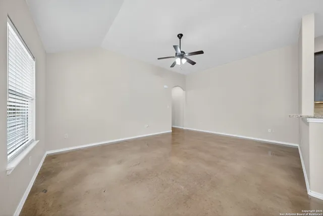 $1,250 | 139 Joanne Cove, New Braunfels, TX 78130