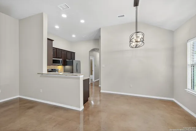 $1,250 | 139 Joanne Cove, New Braunfels, TX 78130