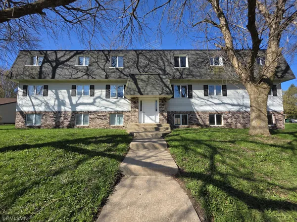 $1,300 | 880 East 6th Street, Unit 2, New Richmond, WI 54017