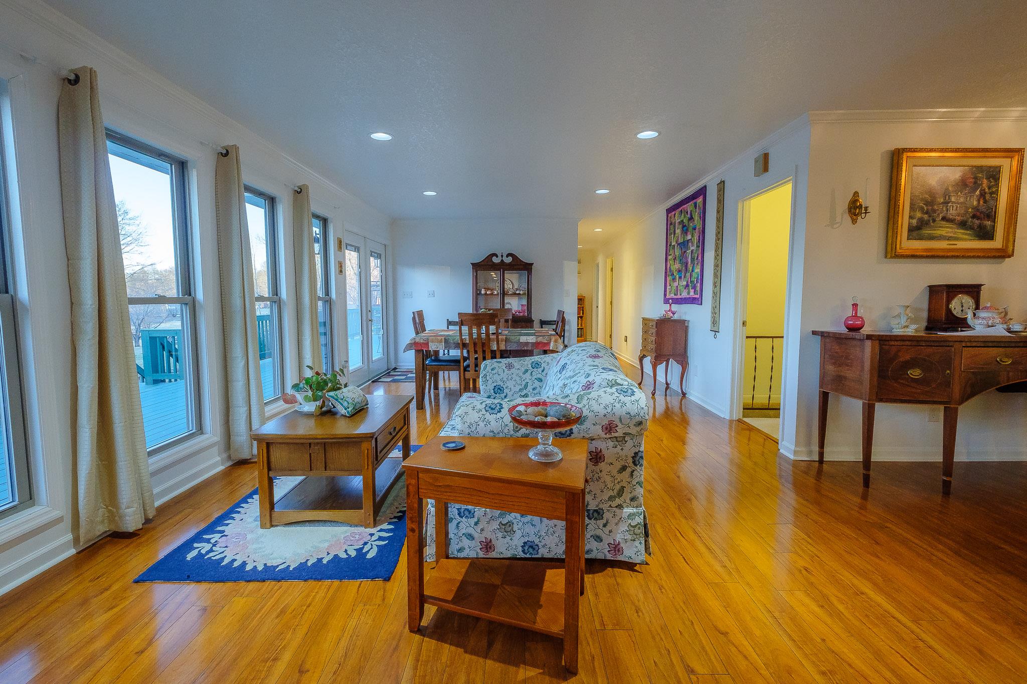 1215 Dripping Springs Road Winchester, TN 37398 - Photo 6 of 30 Gallery Image 6