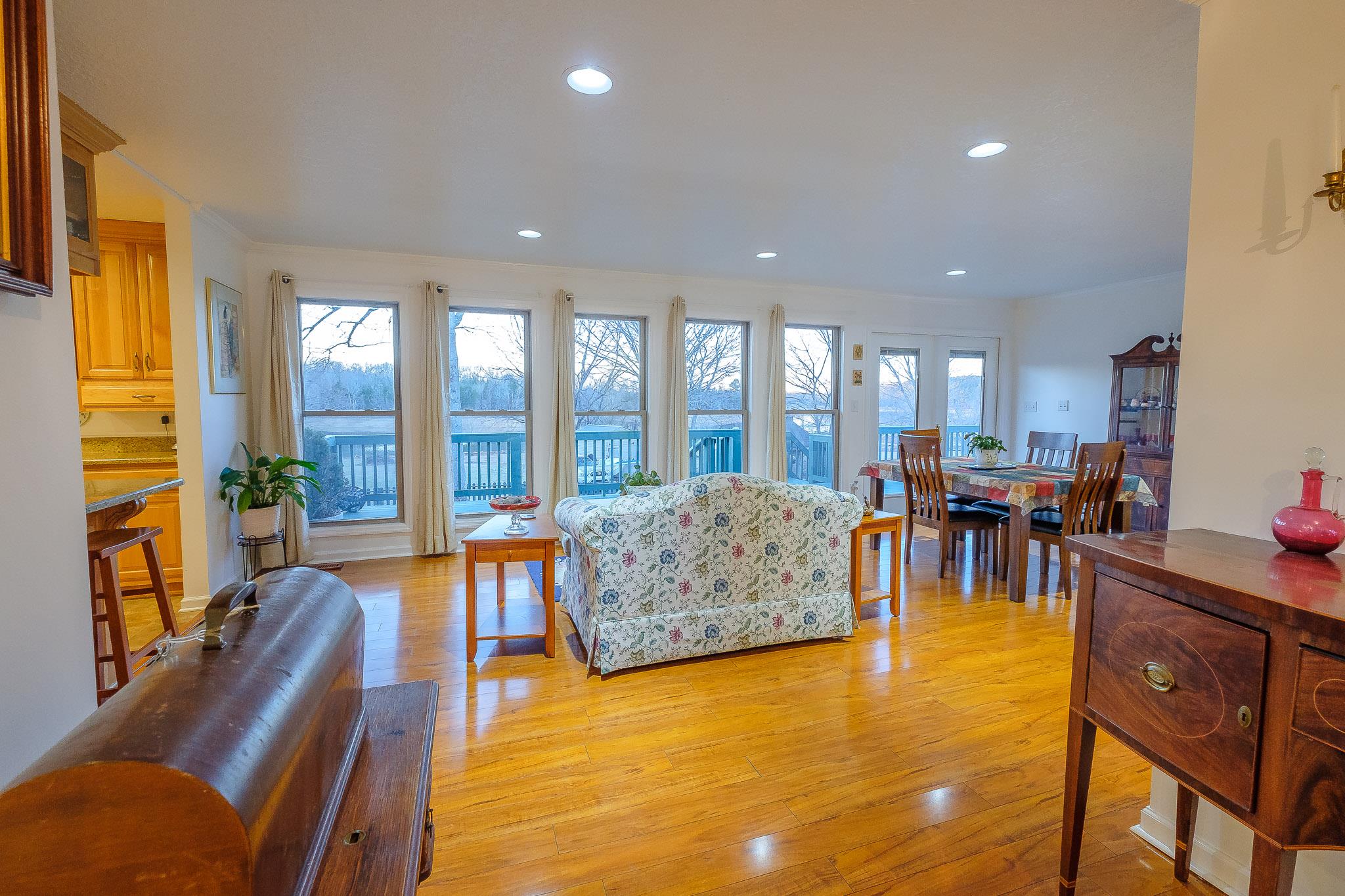 1215 Dripping Springs Road Winchester, TN 37398 - Photo 7 of 30 Gallery Image 7