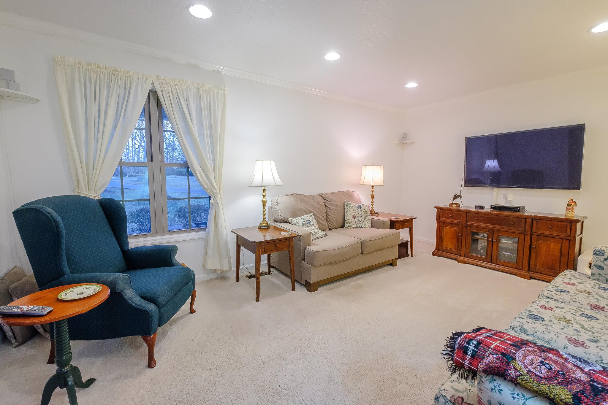 1215 Dripping Springs Road Winchester, TN 37398 - Photo 8 of 30 Gallery Image 8