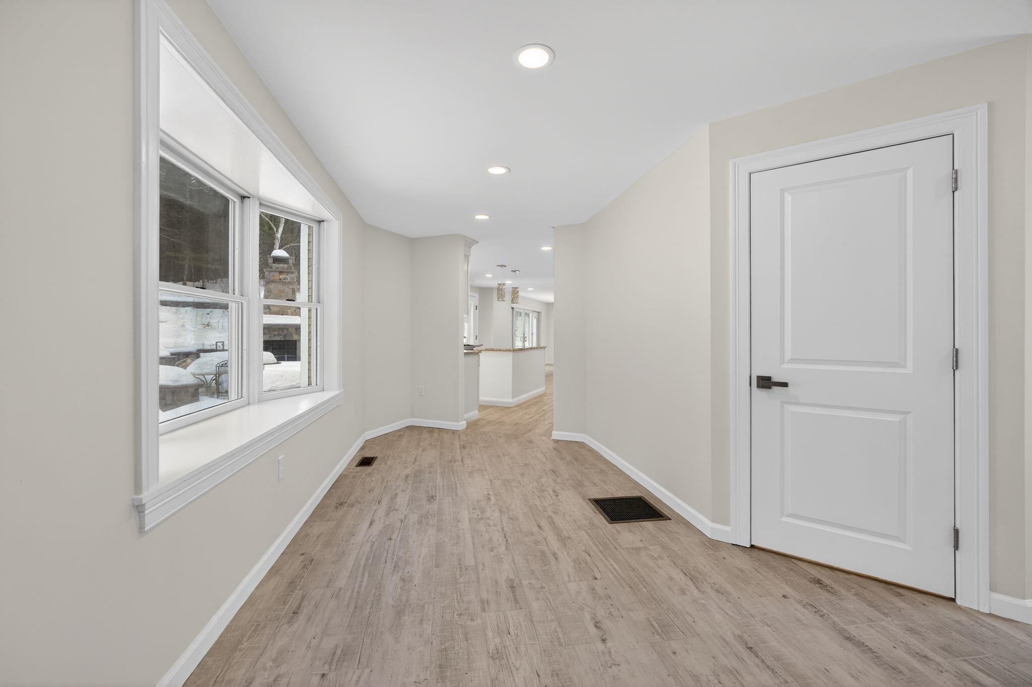 166 Londonderry Road Windham, NH 03087 - Photo 11 of 32