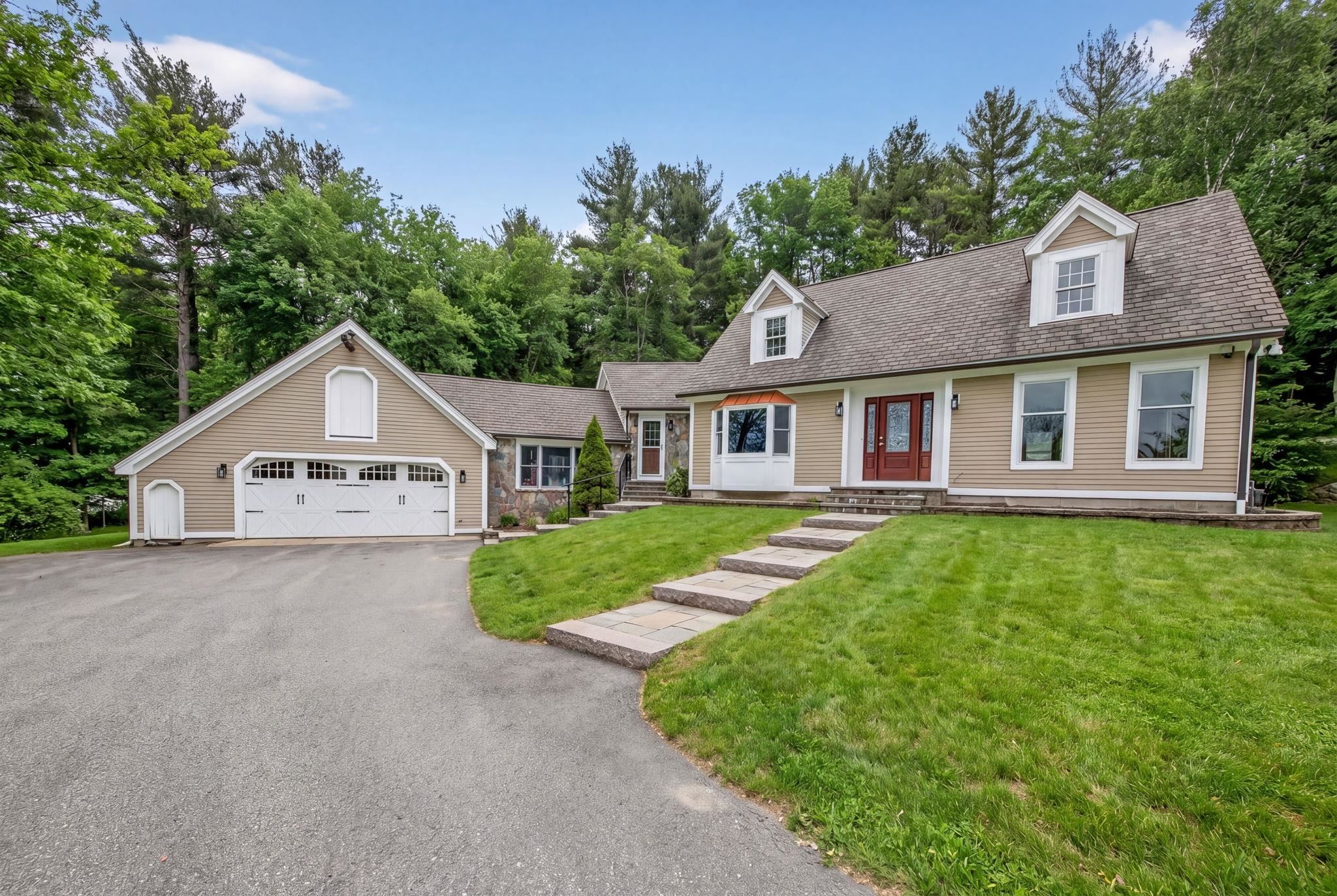 166 Londonderry Road Windham, NH 03087 - Photo 2 of 32