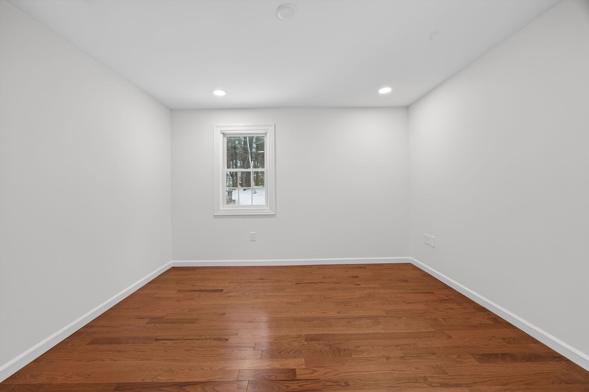 166 Londonderry Road Windham, NH 03087 - Photo 22 of 32