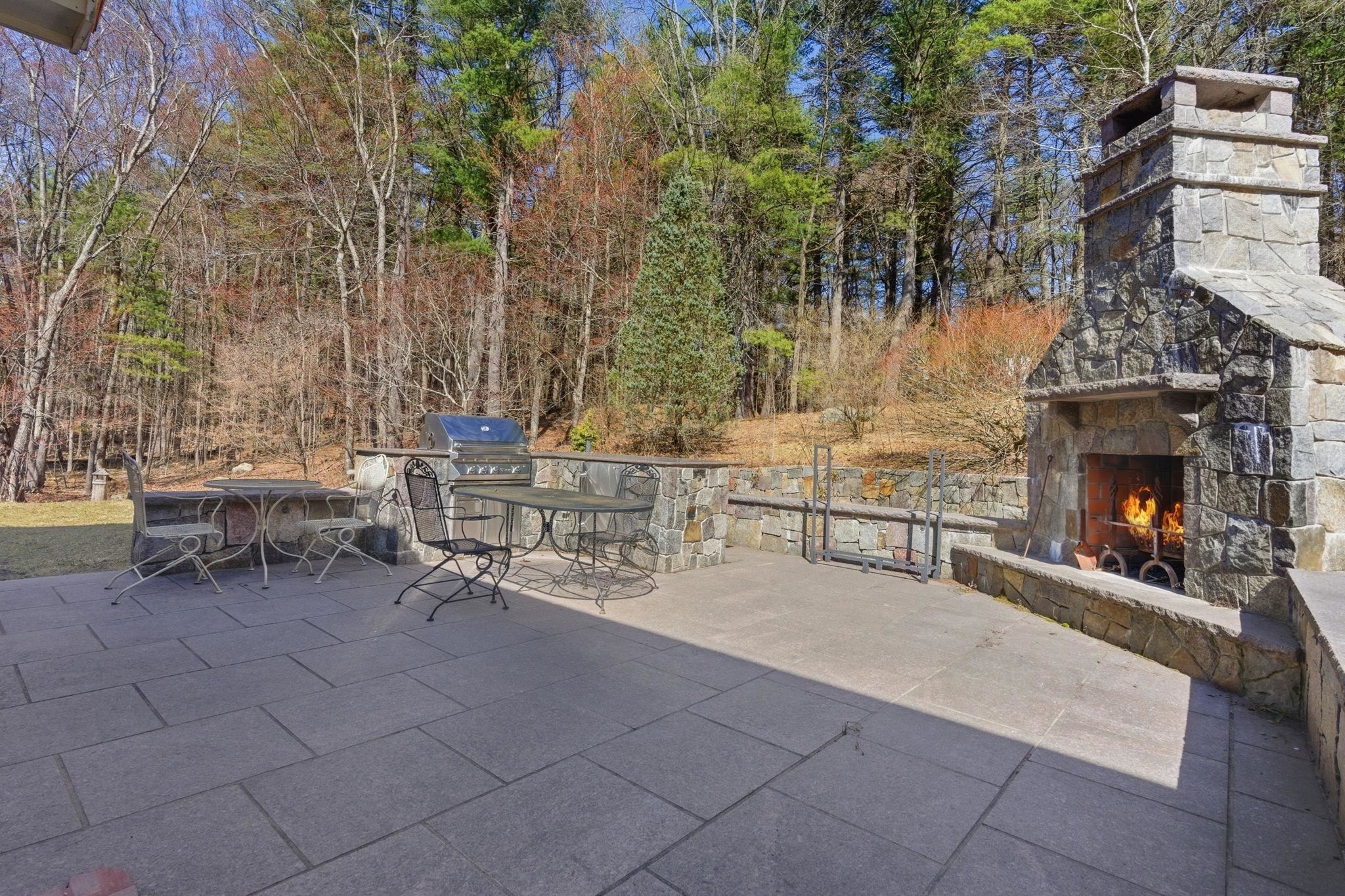 166 Londonderry Road Windham, NH 03087 - Photo 28 of 32