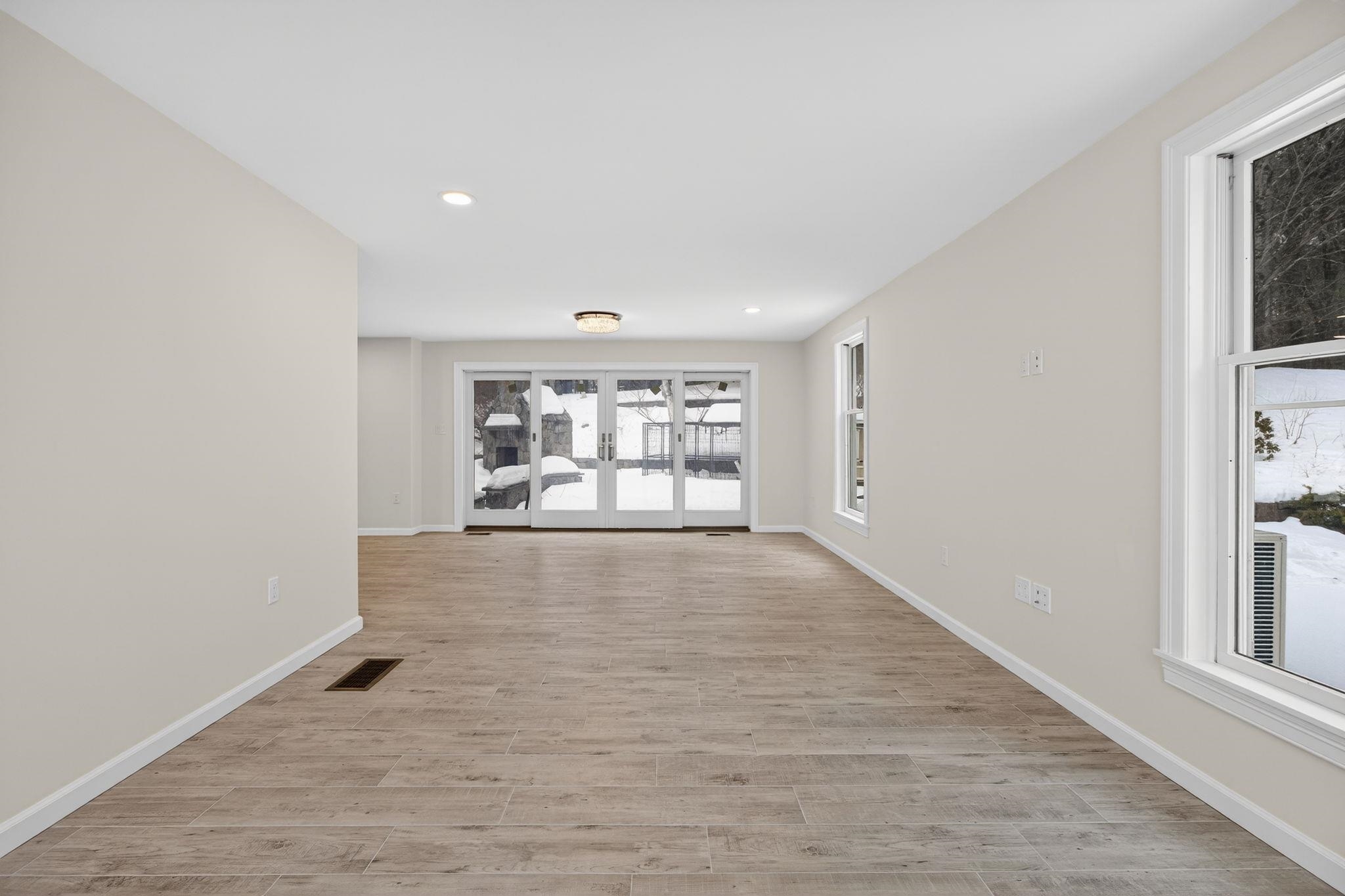 166 Londonderry Road Windham, NH 03087 - Photo 8 of 32