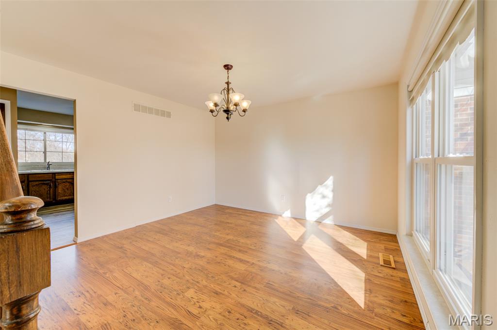 3901 Rue De Renard Florissant, MO 63034 - Photo 11 of 44