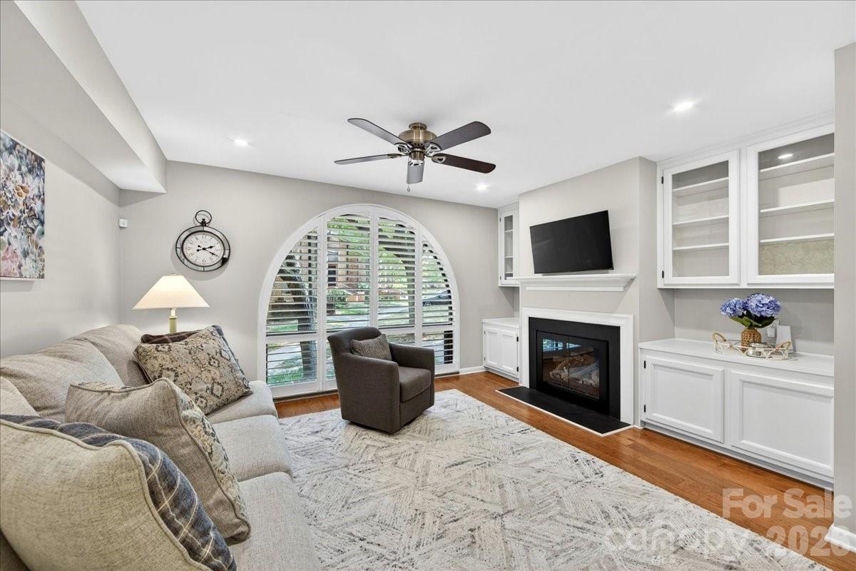 5803 Sharon Road, Unit K Charlotte, NC 28210 - Photo 3 of 35
