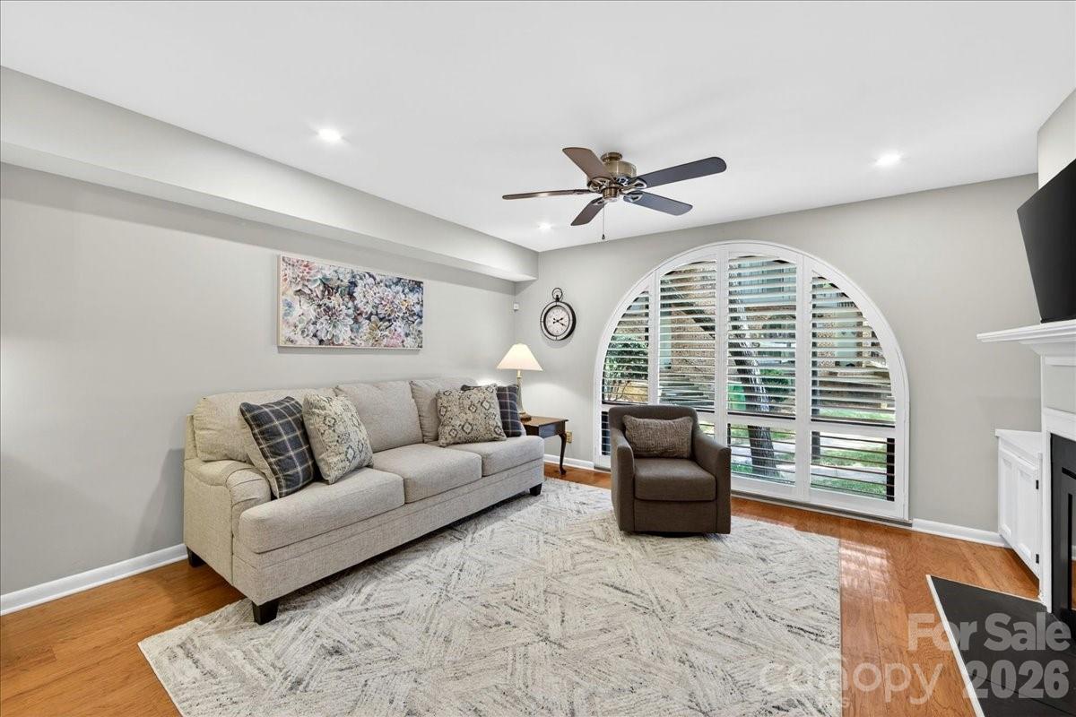 5803 Sharon Road, Unit K Charlotte, NC 28210 - Photo 4 of 35