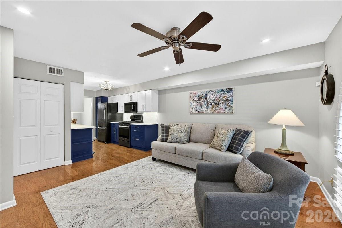 5803 Sharon Road, Unit K Charlotte, NC 28210 - Photo 5 of 35