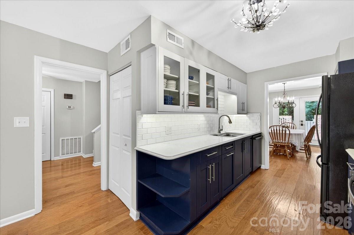 5803 Sharon Road, Unit K Charlotte, NC 28210 - Photo 6 of 35