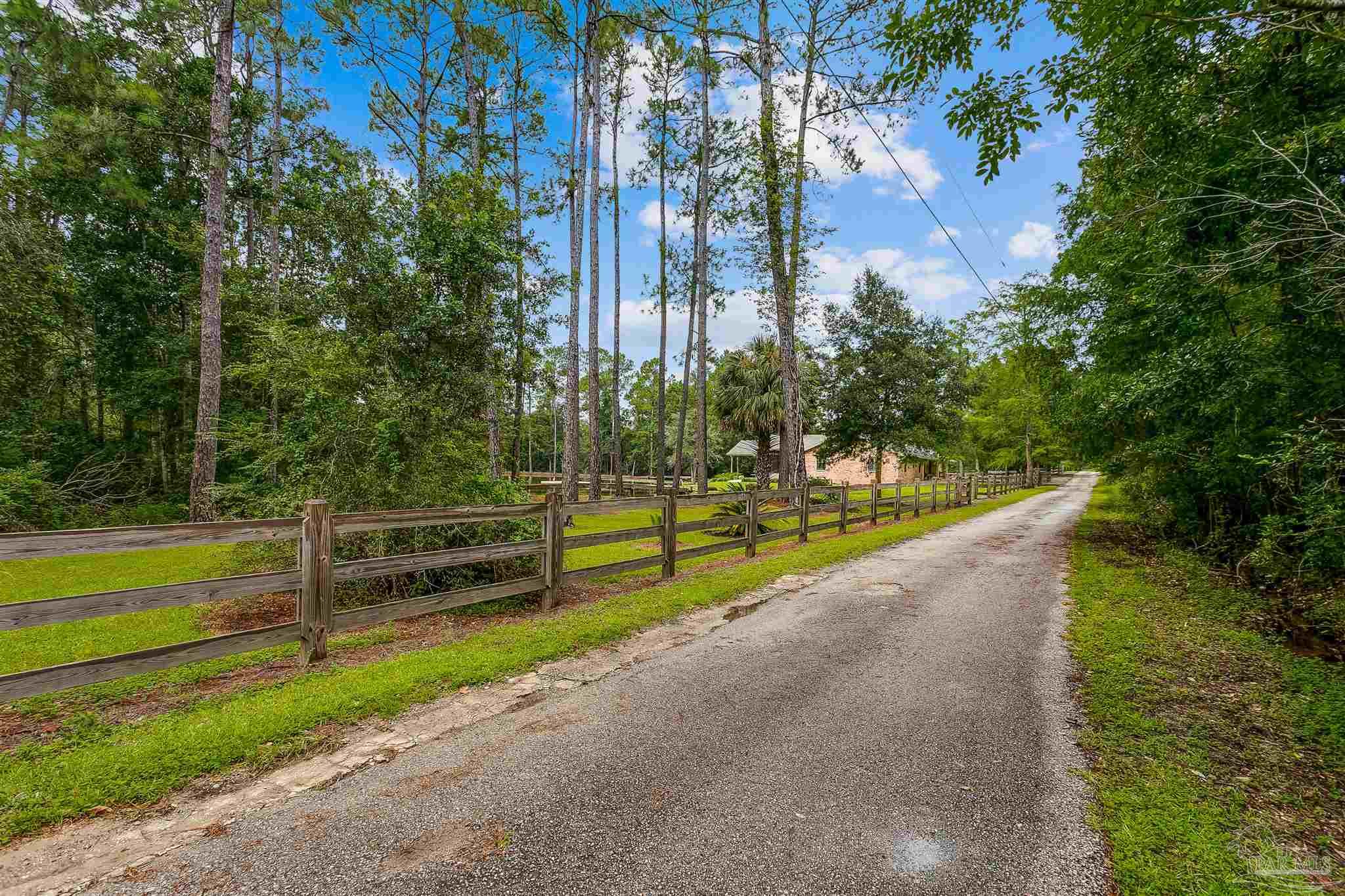 6712 Helms Road Pensacola, FL 32526 - Photo 12 of 48 Gallery Image 12
