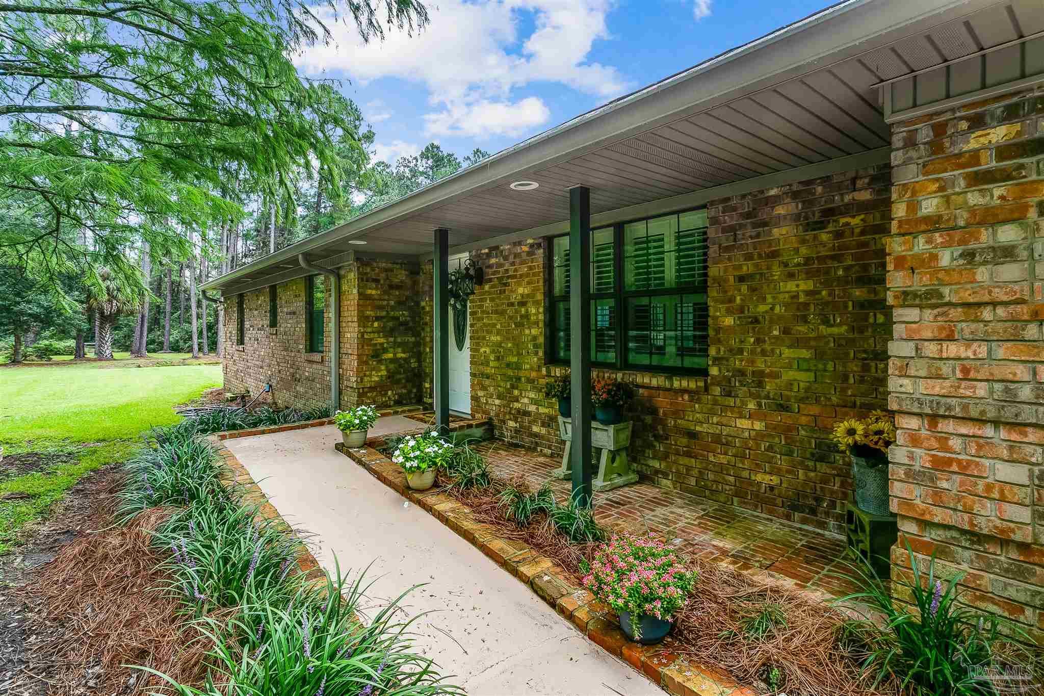 6712 Helms Road Pensacola, FL 32526 - Photo 3 of 48 Gallery Image 3