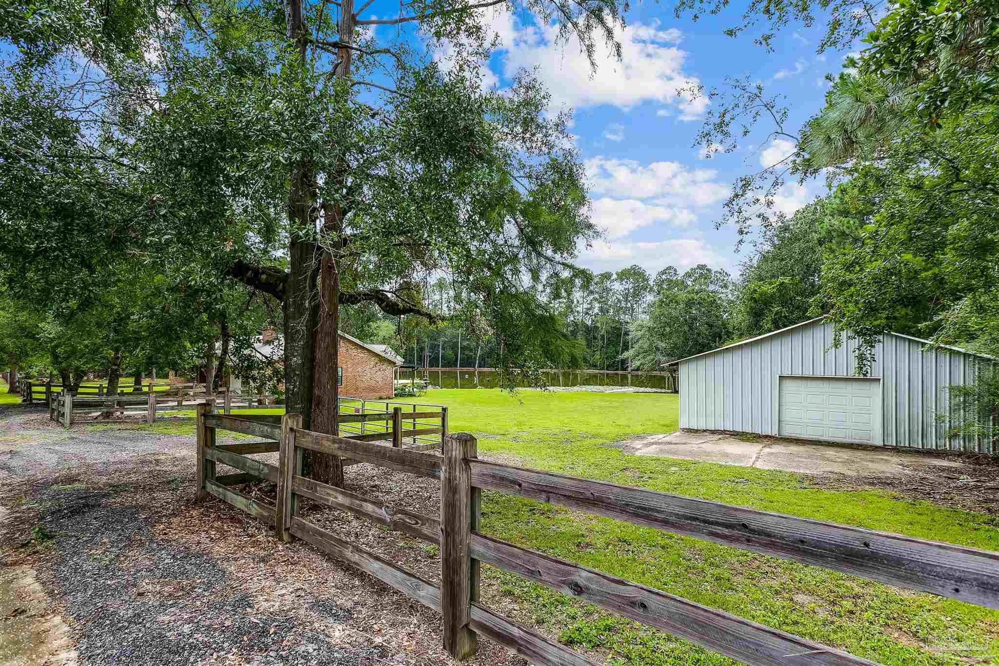 6712 Helms Road Pensacola, FL 32526 - Photo 5 of 48 Gallery Image 5