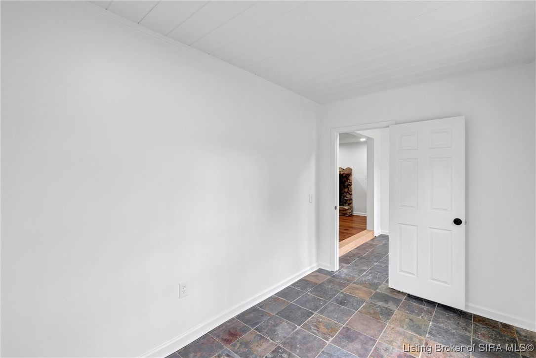 4945 West Rouck Road New Albany, IN 47150 - Photo 8 of 40