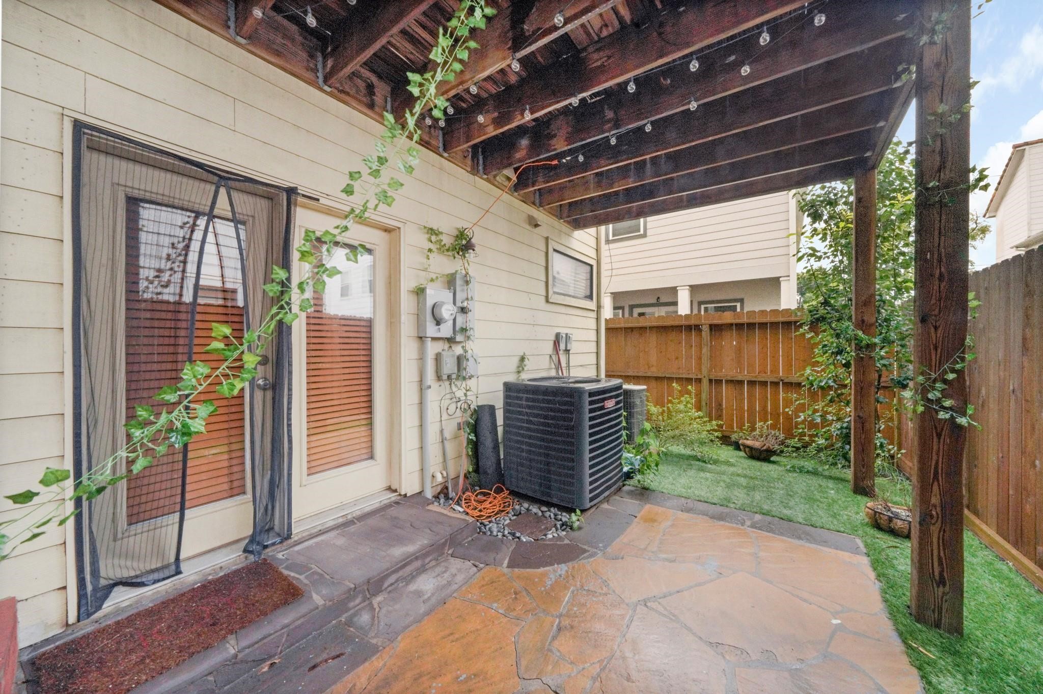 5323 Nolda Street, Unit D Houston, TX 77007 - Photo 12 of 14