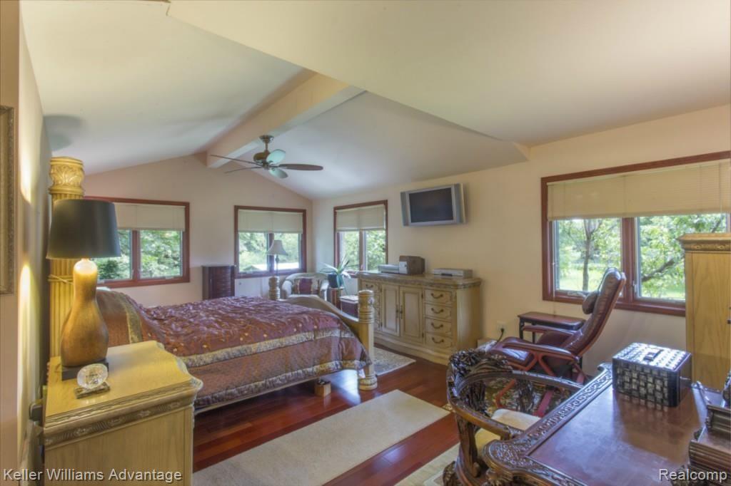 22960 Gill Road Farmington, MI 48335 - Photo 21 of 38 29-Gill_22960.jpg
