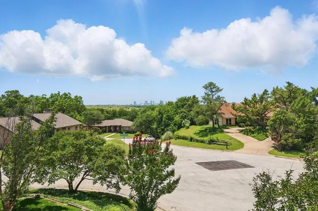 $2,950 | 317 Chandler Lake Court, Fort Worth, TX 76103