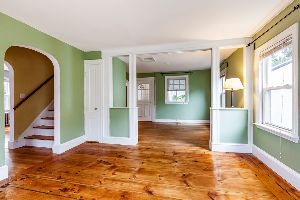 8 Garfield Street Maynard, MA 01754 - Photo 4 of 26 Gallery Image 4
