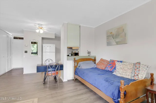 $69,900 | 215 Lakeside Villa, Unit B, Diamondhead, MS 39525