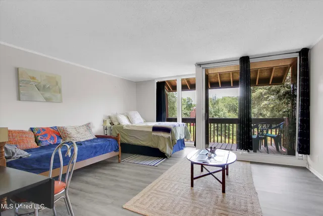 $69,900 | 215 Lakeside Villa, Unit B, Diamondhead, MS 39525