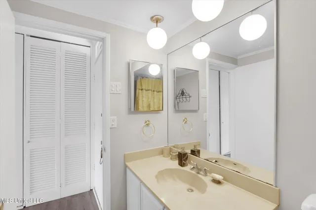 $69,900 | 215 Lakeside Villa, Unit B, Diamondhead, MS 39525