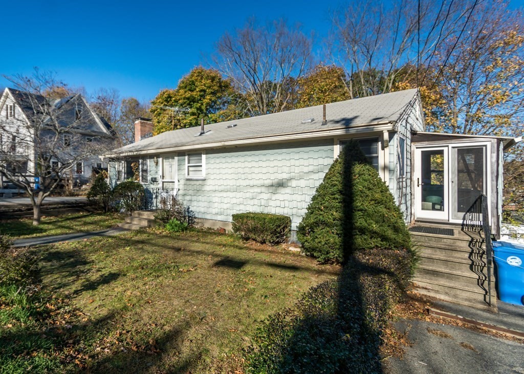 83 College Farm Road Waltham, MA 02451 - Photo 3 of 19 Gallery Image 3