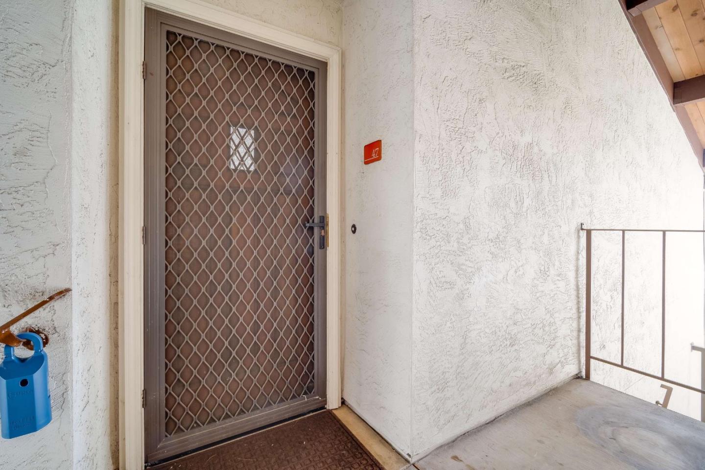 22135 Sevilla Road, Unit 47 Hayward, CA 94541 - Photo 3 of 37 a view of a hallway