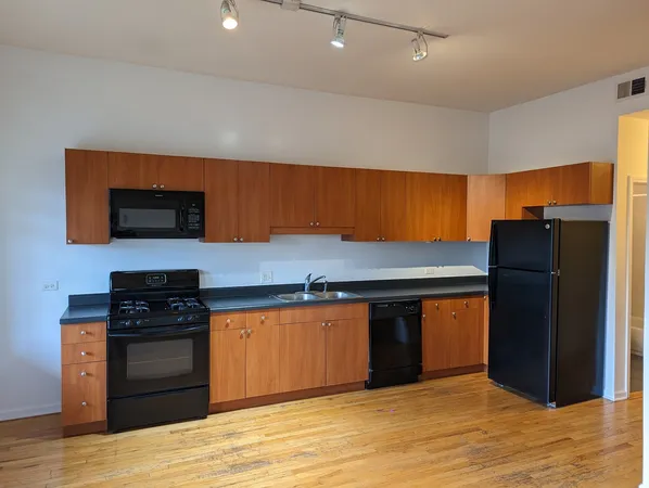 $2,795 | 1813 North Milwaukee Avenue, Unit 3R, Chicago, IL 60647