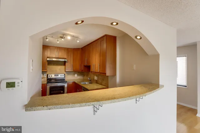 $2,900 | 200 North Pickett Street, Unit 307, Alexandria, VA 22304