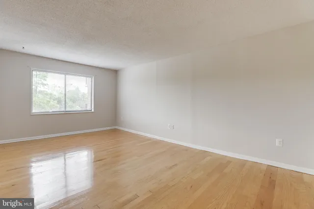 $2,900 | 200 North Pickett Street, Unit 307, Alexandria, VA 22304