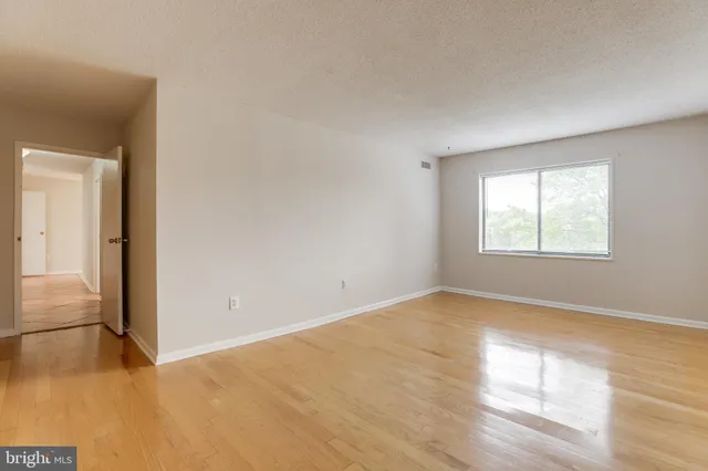 $2,900 | 200 North Pickett Street, Unit 307, Alexandria, VA 22304