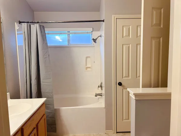 $1,950 | 3589 Rock Shelf Lane, Round Rock, TX 78681