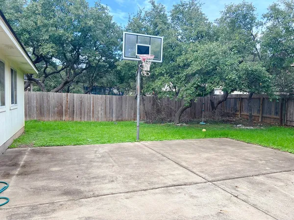 $1,950 | 3589 Rock Shelf Lane, Round Rock, TX 78681