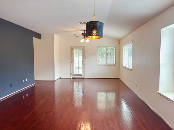 $1,950 | 3589 Rock Shelf Lane, Round Rock, TX 78681