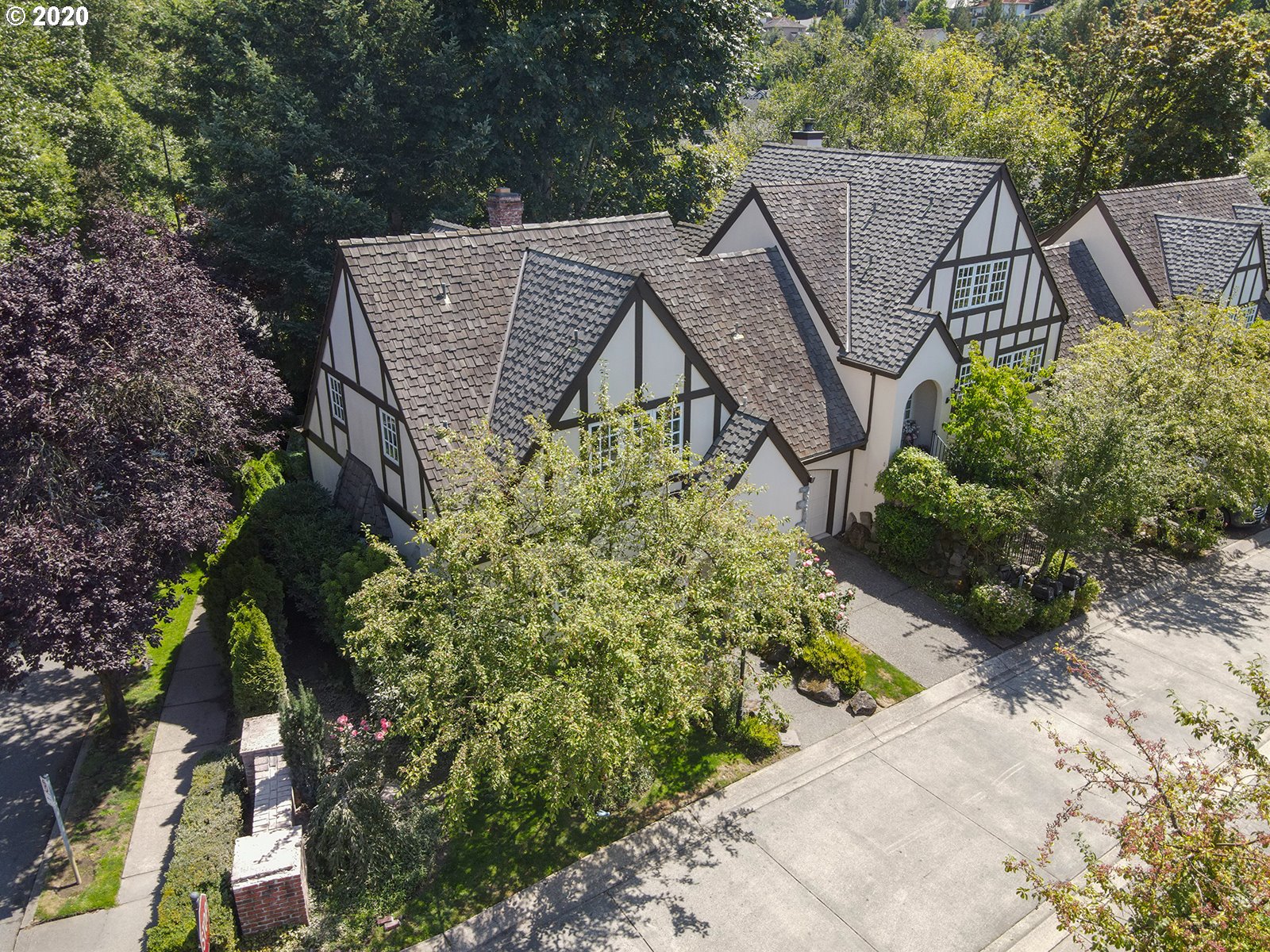 9904 Northwest Abbey Road Portland, OR 97229 - Photo 3 of 32 Gallery Image 3