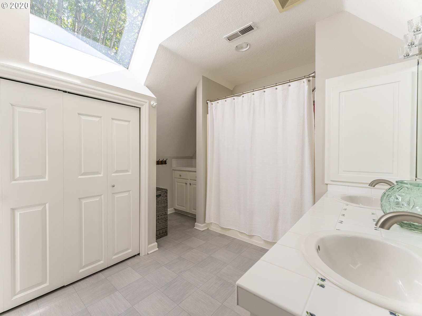 9904 Northwest Abbey Road Portland, OR 97229 - Photo 22 of 32 Gallery Image 22