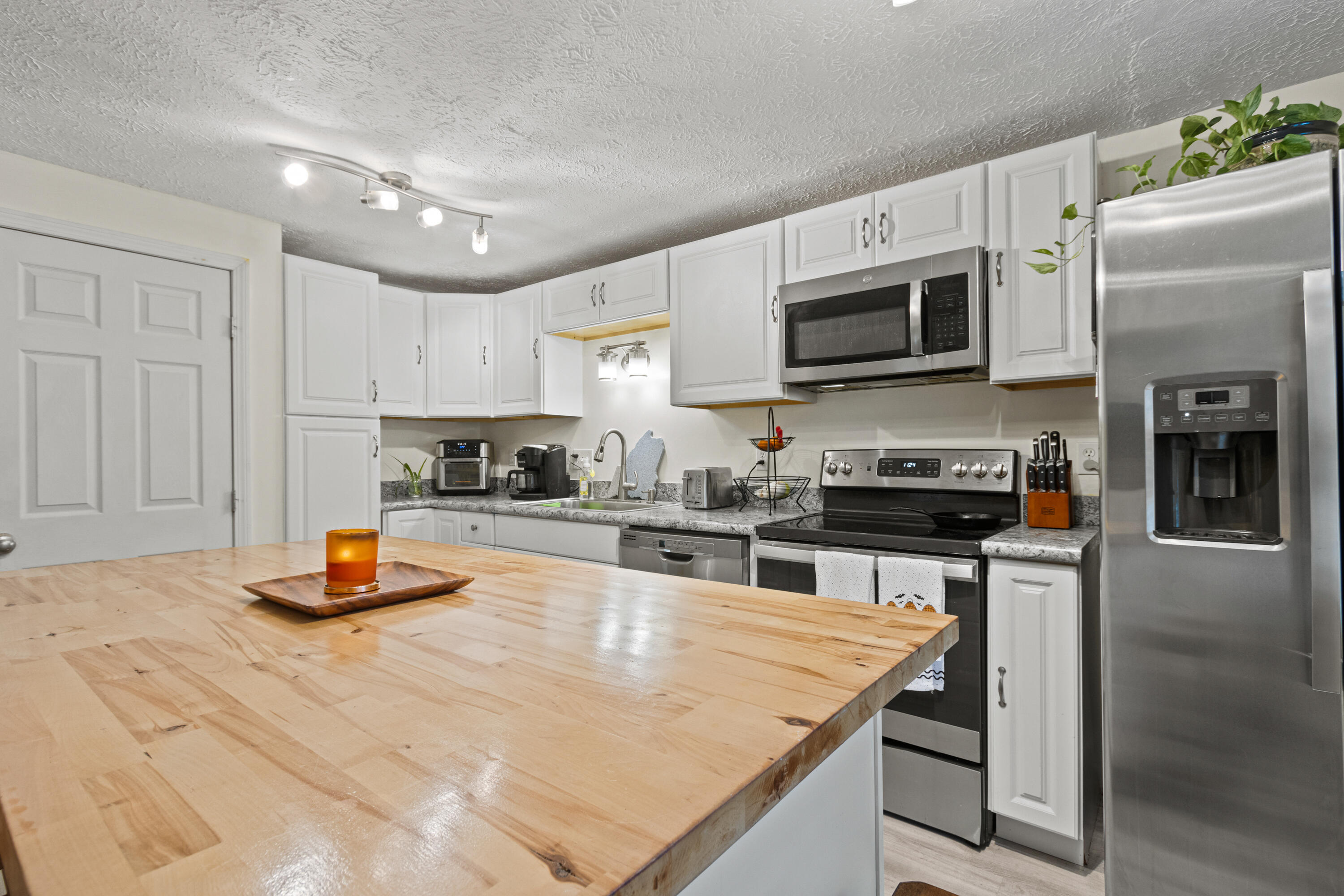 39 Skyline Drive Saco, ME 04072 - Photo 15 of 58 20250925DR-71025