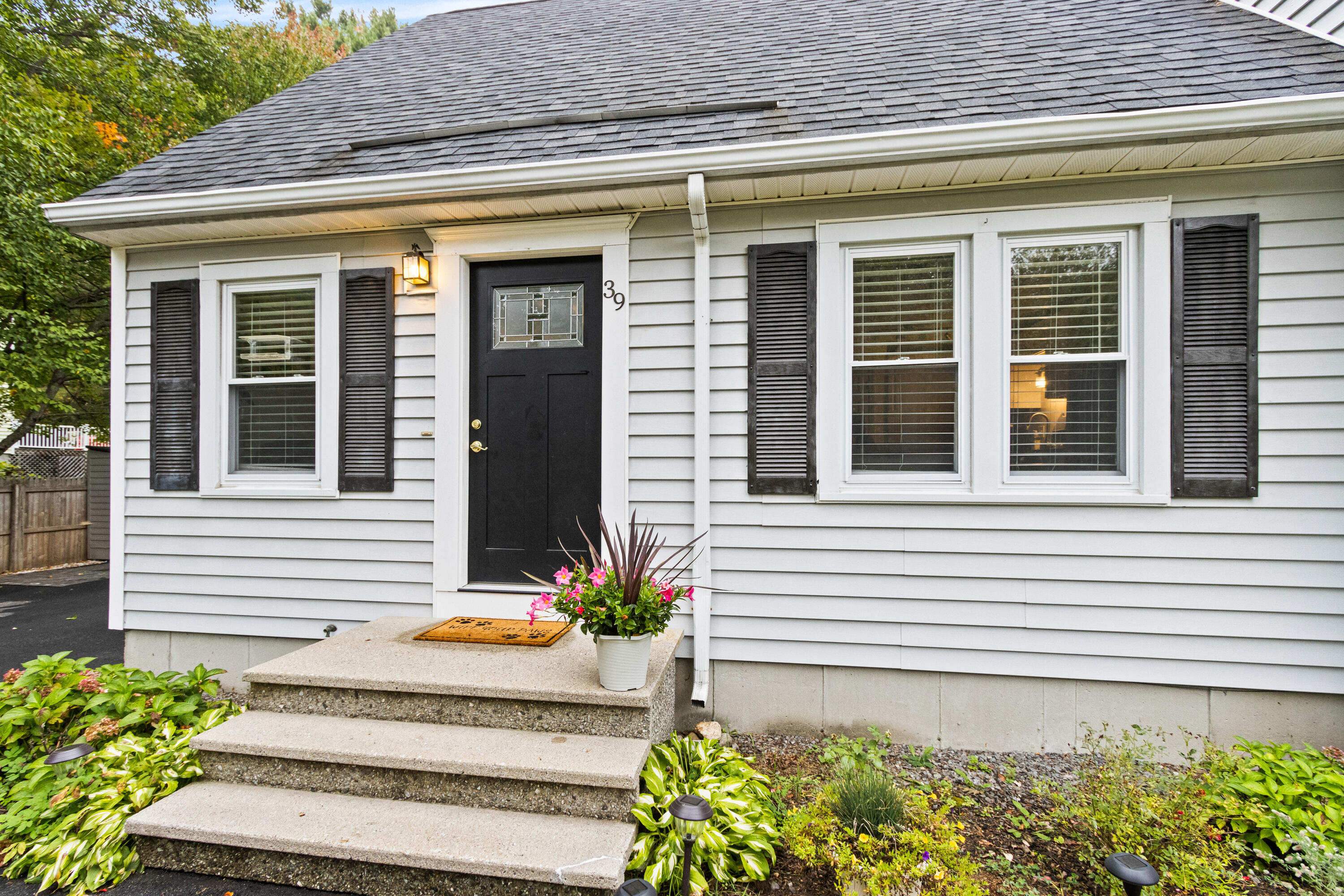 39 Skyline Drive Saco, ME 04072 - Photo 4 of 58 20250925DR-71008