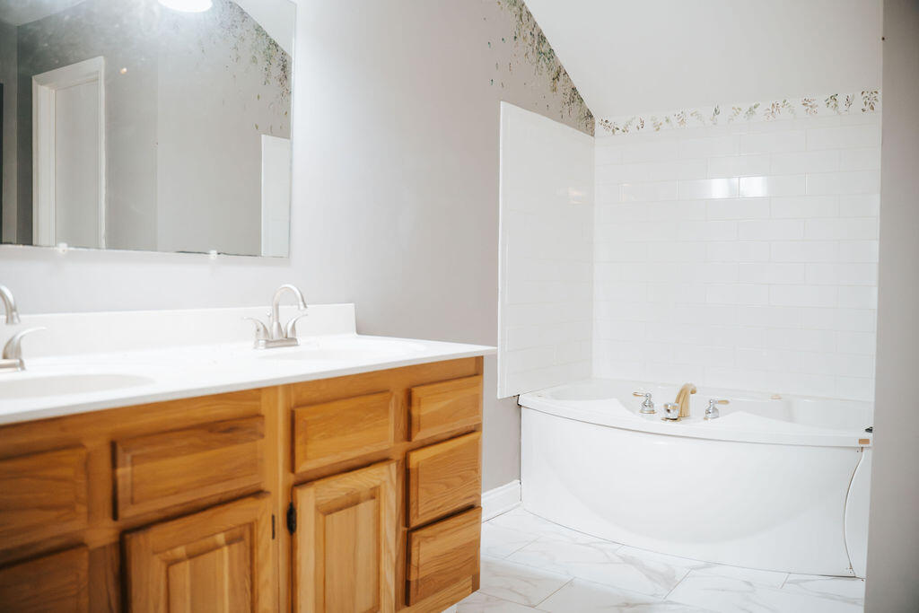 244 Sycamore Road Stanton, KY 40380 - Photo 20 of 46 PRIMARY BATH