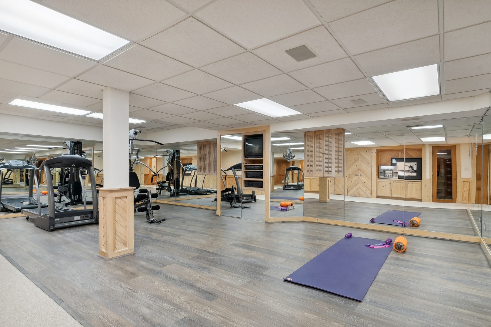 811 South Ridge Road Lake Forest, IL 60045 - Photo 30 of 47 a view of a room with gym equipment