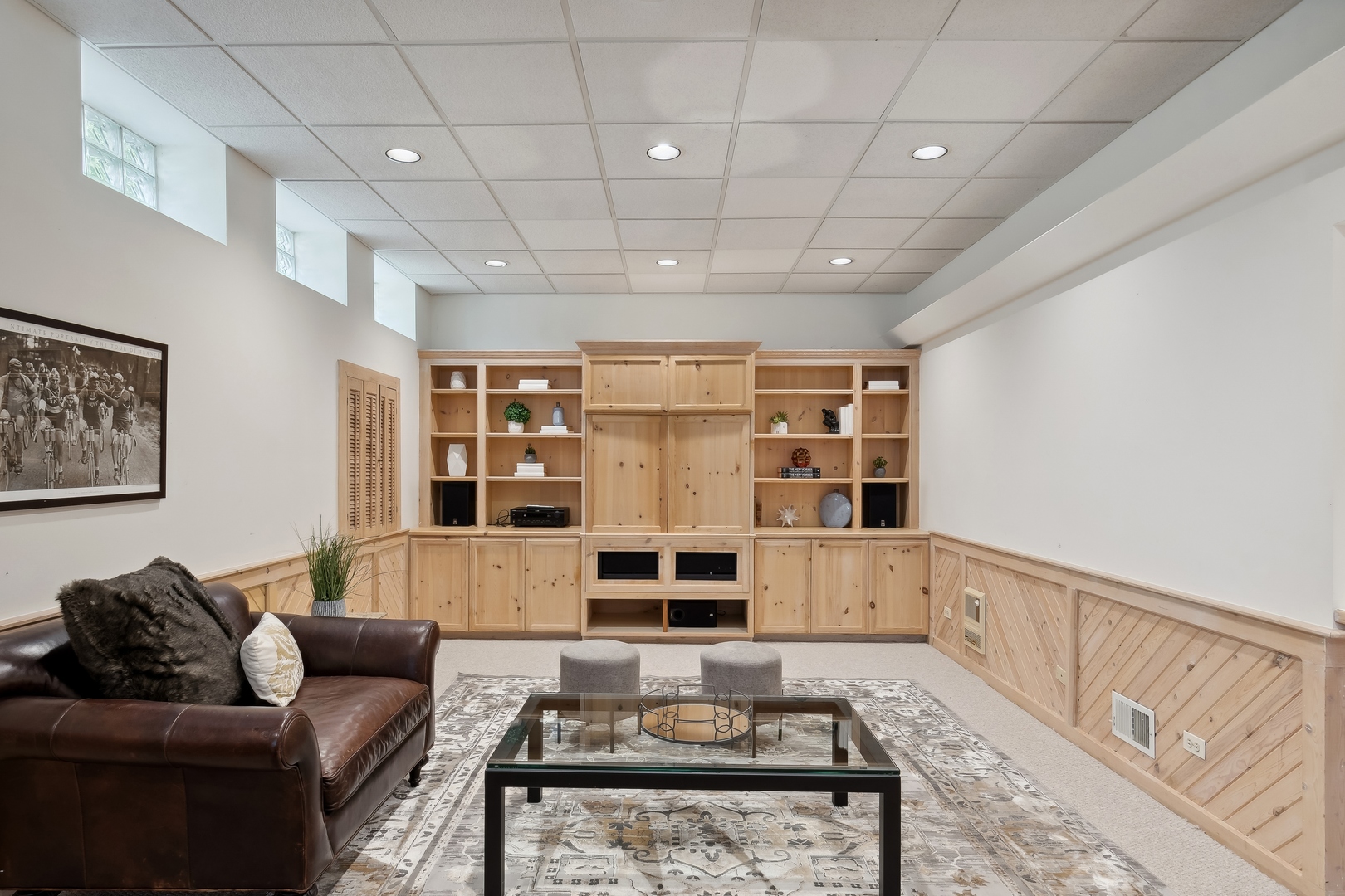 811 South Ridge Road Lake Forest, IL 60045 - Photo 34 of 47 a living room with furniture and a fireplace