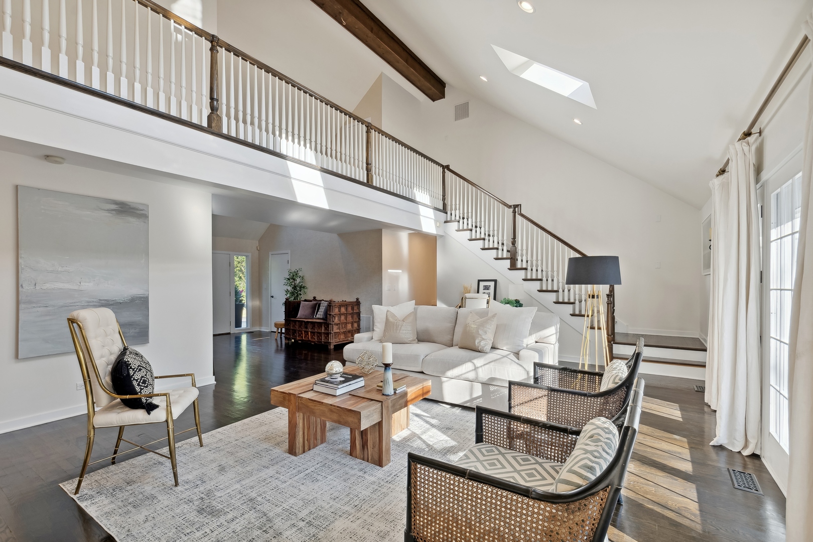 811 South Ridge Road Lake Forest, IL 60045 - Photo 9 of 47 a living room with furniture