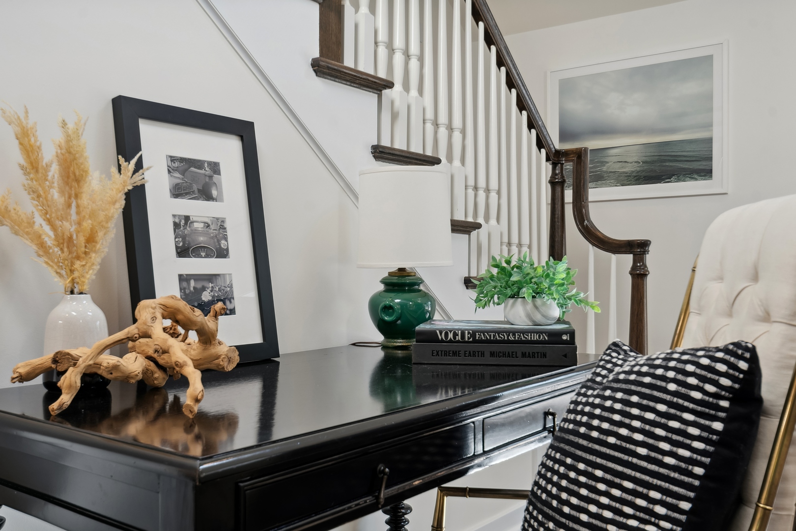 811 South Ridge Road Lake Forest, IL 60045 - Photo 10 of 47 a living room with furniture