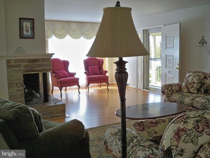 13408 Manor Road Baldwin, MD 21013 - Photo 4 of 21 Living Room #2