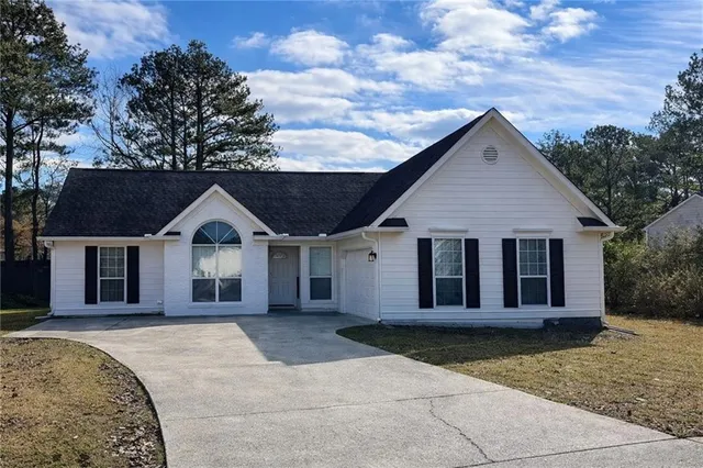$2,500 | 2140 Racquet Club Circle Northwest, Lawrenceville, GA 30043