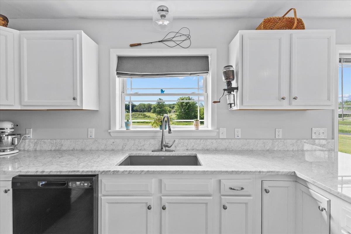 9 Old Marsh Road Grand Isle, VT 05458 - Photo 12 of 33 Gallery Image 12