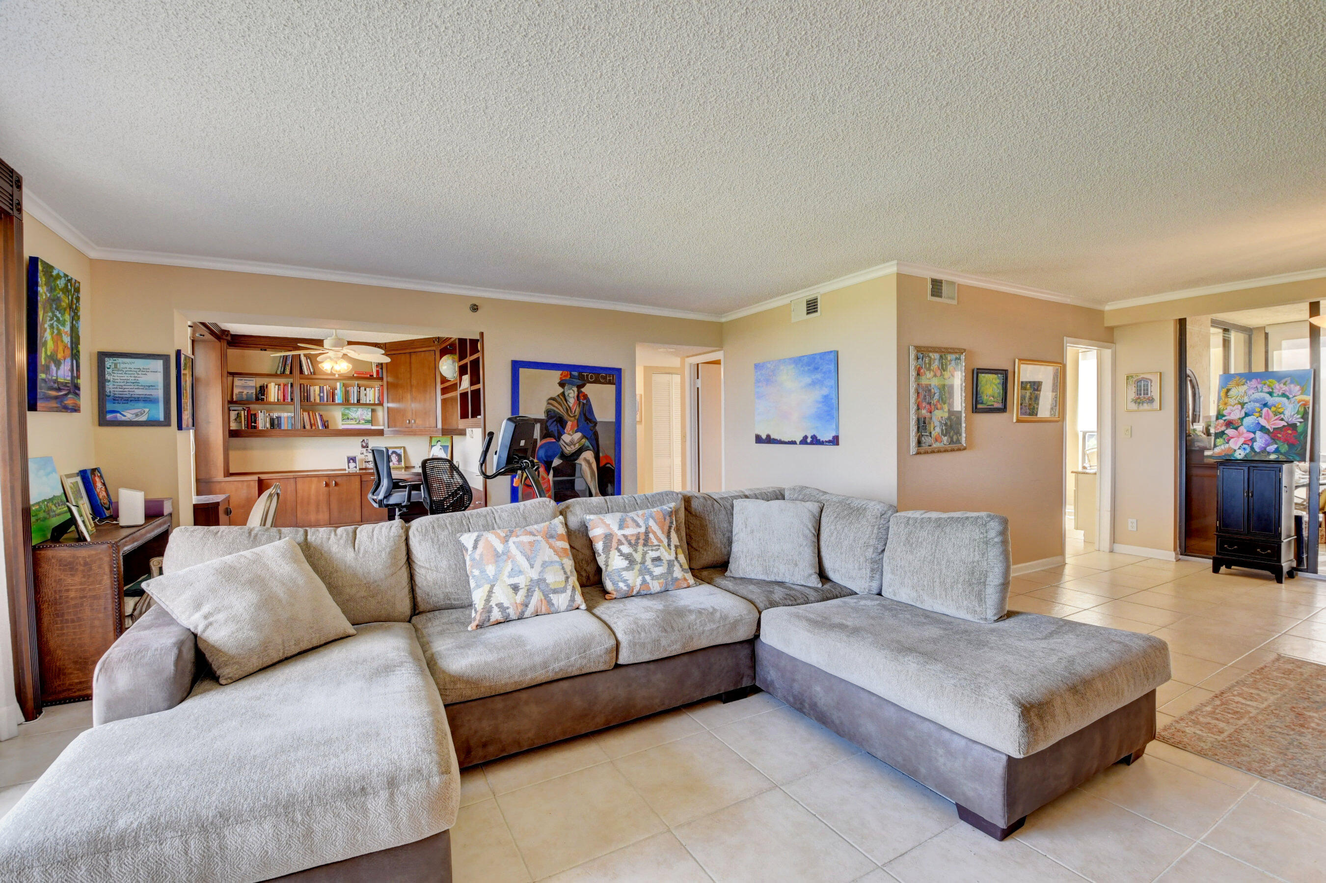 7137 Promenade Drive, Unit 602 Boca Raton, FL 33433 - Photo 12 of 34 living room