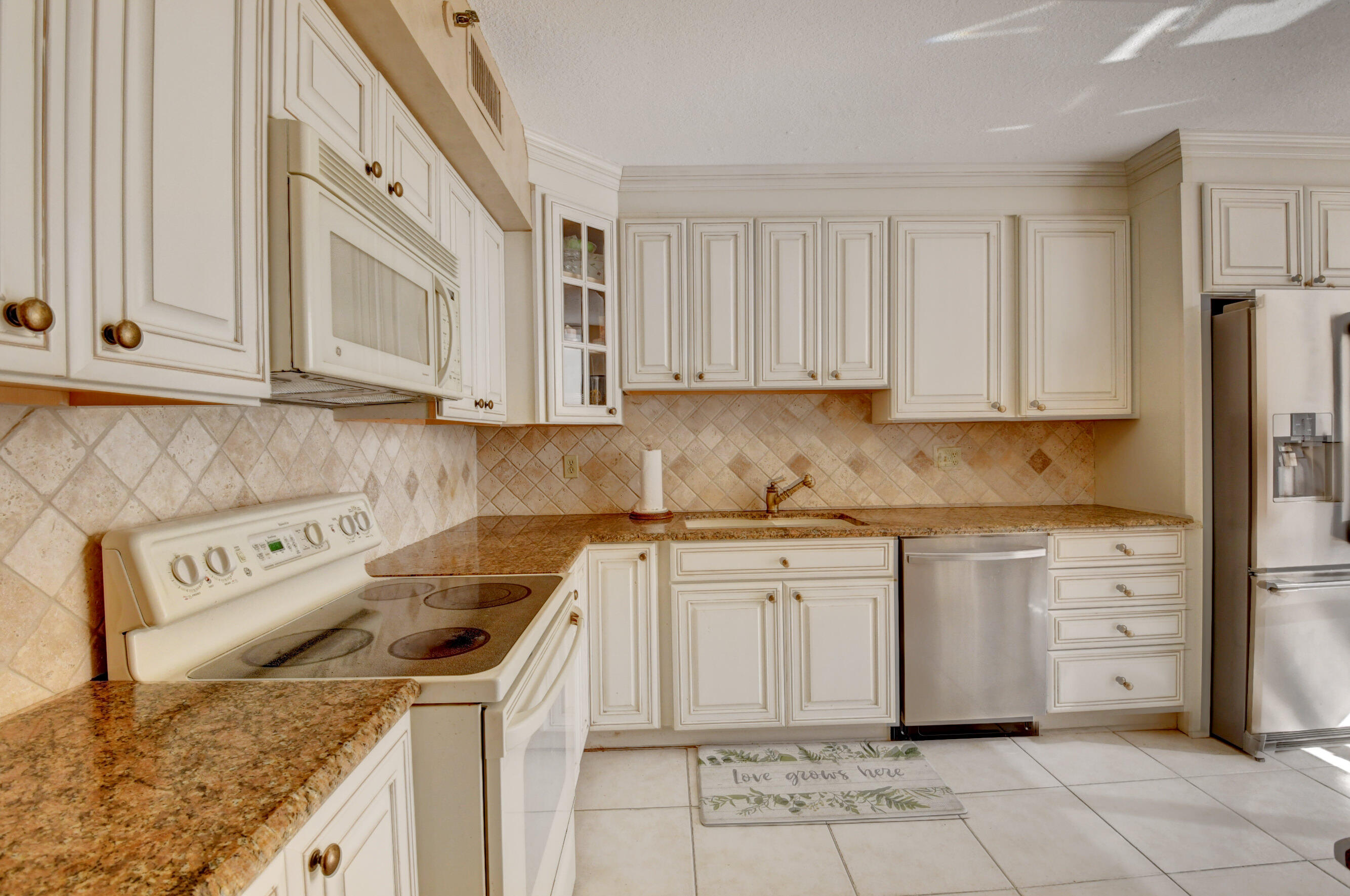 7137 Promenade Drive, Unit 602 Boca Raton, FL 33433 - Photo 17 of 34 kitchen